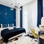 דירה De Luxe With Balcony In The Absolute Center
