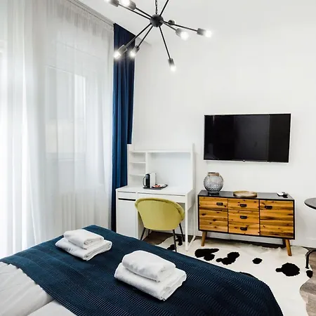 De Luxe With Balcony In The Absolute Center