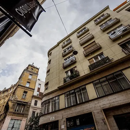 Apartment De Luxe With Balcony In The Absolute Center