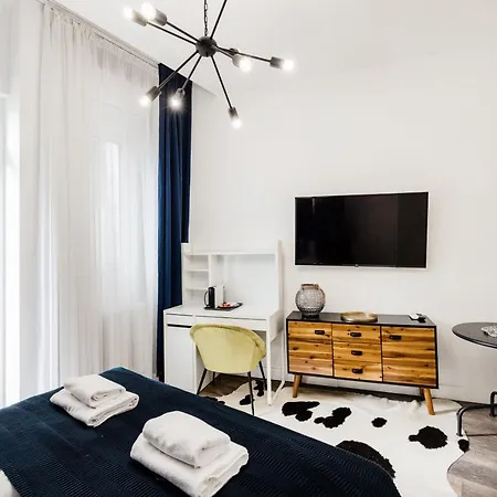 De Luxe With Balcony In The Absolute Center