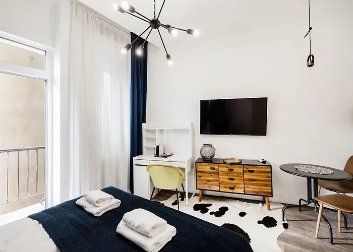 De Luxe With Balcony In The Absolute Center