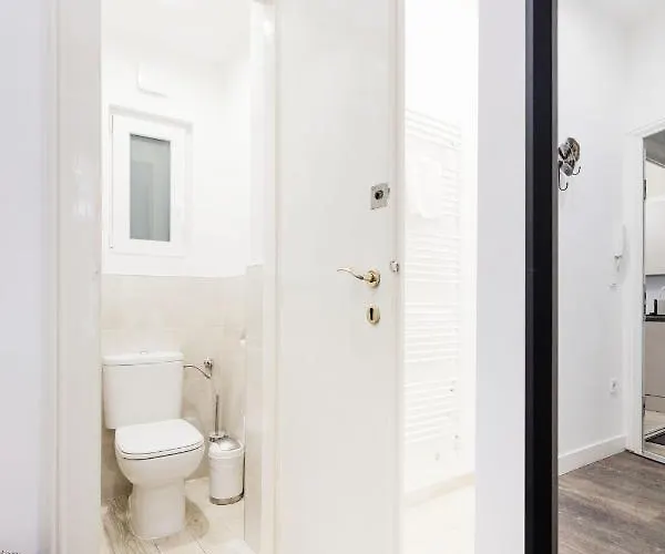 Apartament De Luxe With Balcony In The Absolute Center